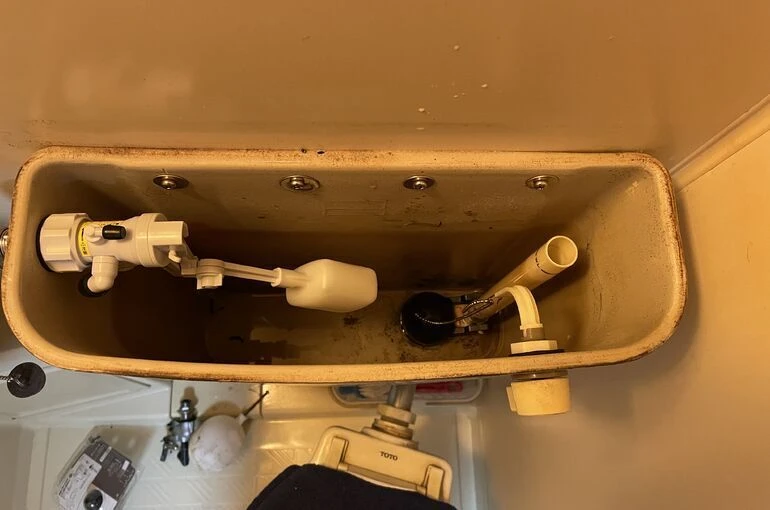 トイレ水漏れ修理